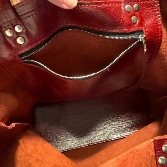 FOXY FIX Urban Chic Shiny Red Leather Tote Bag - Picture 6 of 11